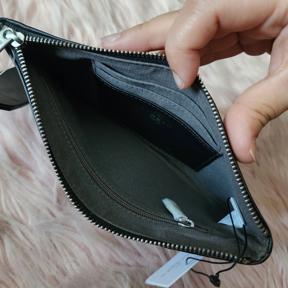 Skagen Denmark zip pouch wristlet black leather - Picture 6 of 11